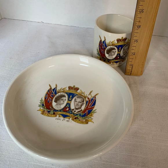 CORONATION MUG AND PLATE | Made in Canada Commemorative Mug and Plate Set.🇨🇦 - Picture 9 of 11